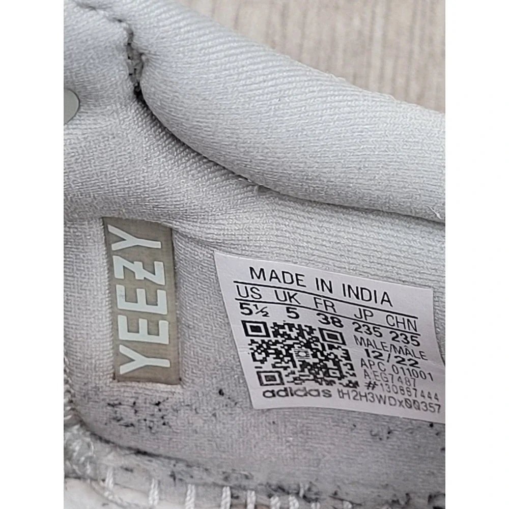 adidas Yeezy Boost 700 alt' EG7487 Men's Shoes Size 5.5 Womens 7.5
